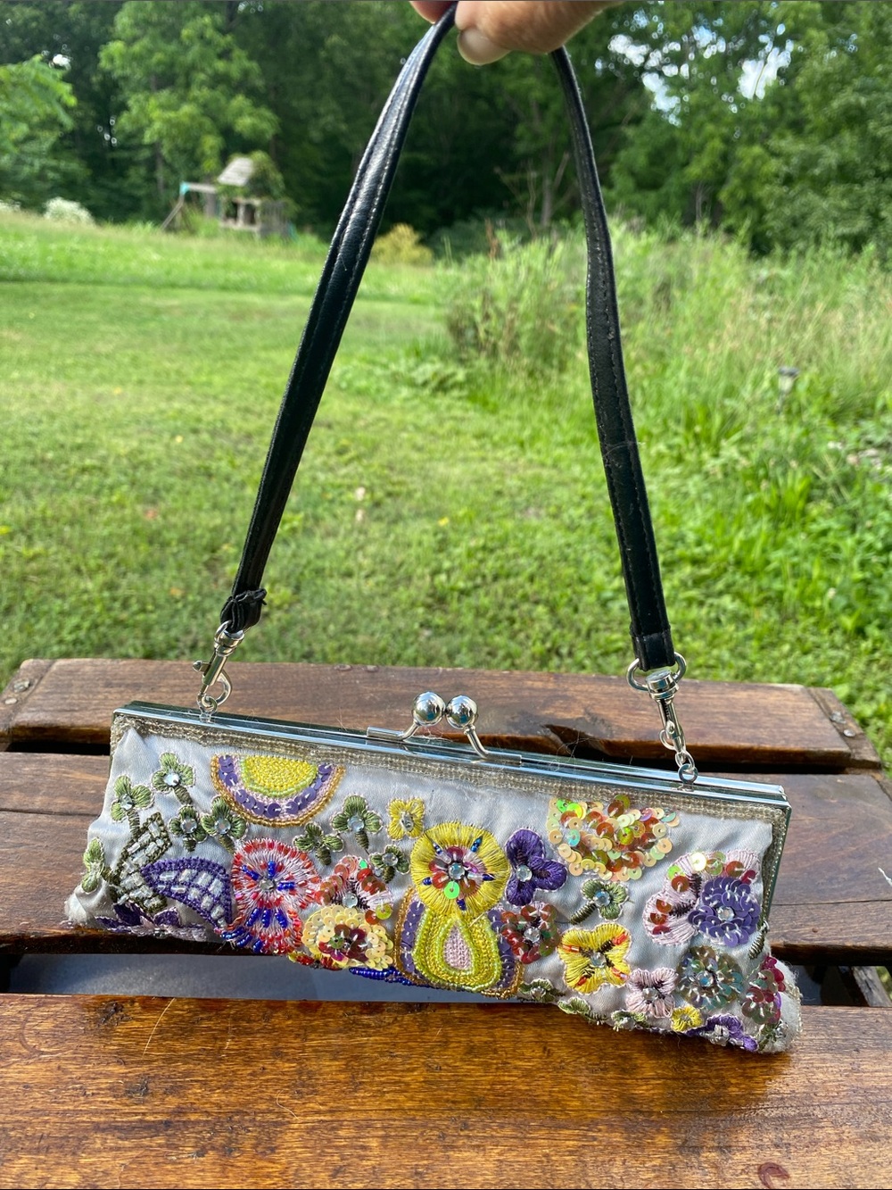 VTG Kiss-Lock Clutch Intricate Embroidery Sequins Multi-Colored Beadwork 4X10 "